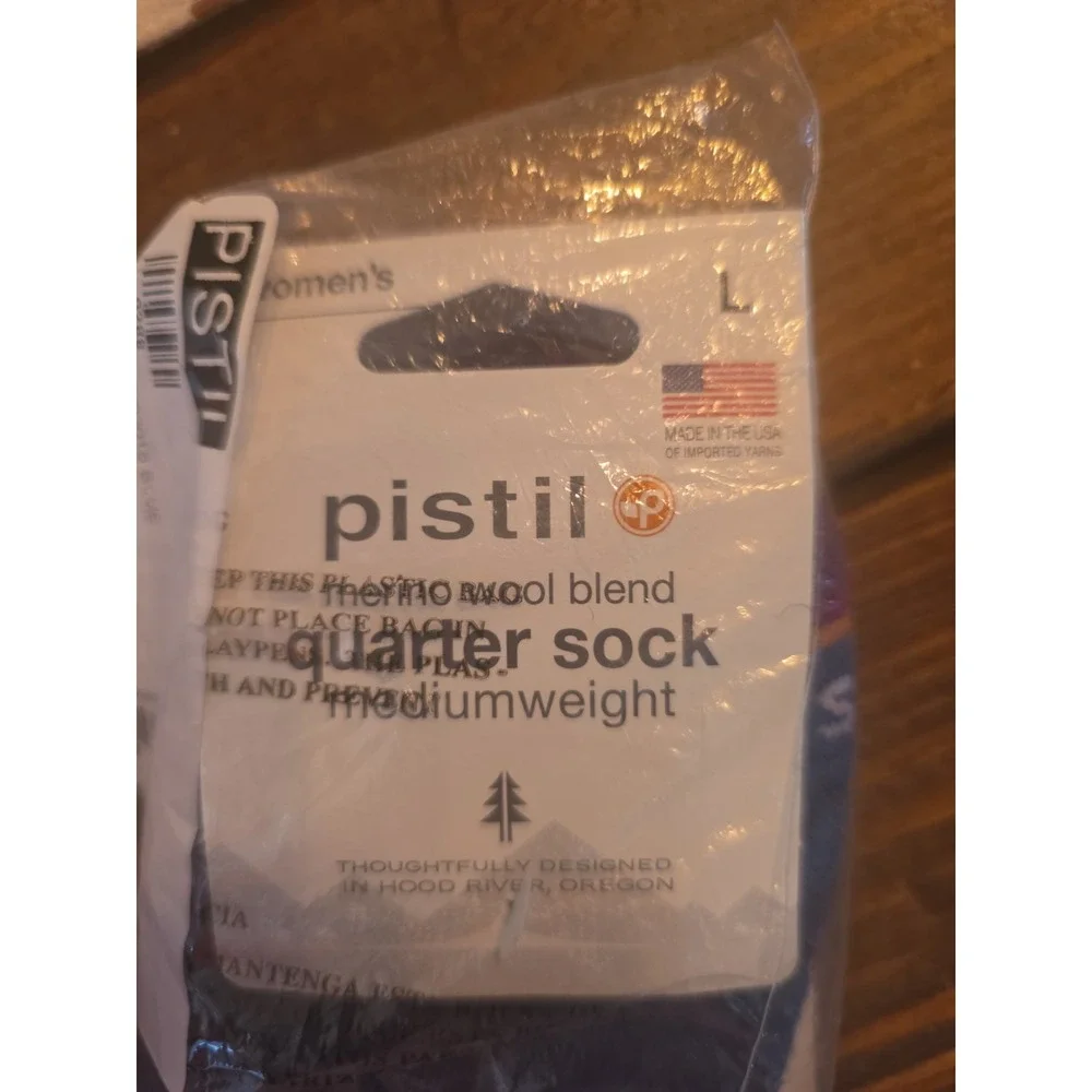 pistil women wool